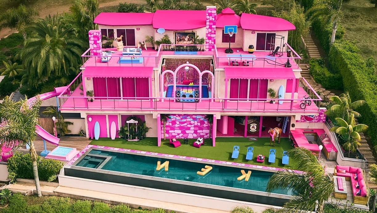 Best Hollywood Famous AirBnBs – Barbie Dreamhouse Style